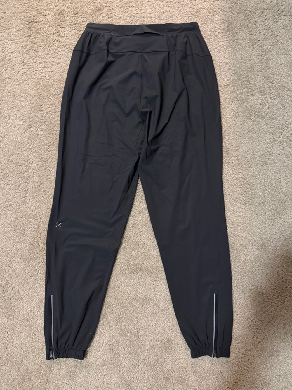lululemon athletica Men's gray Jogger Pants with Ankle Zips